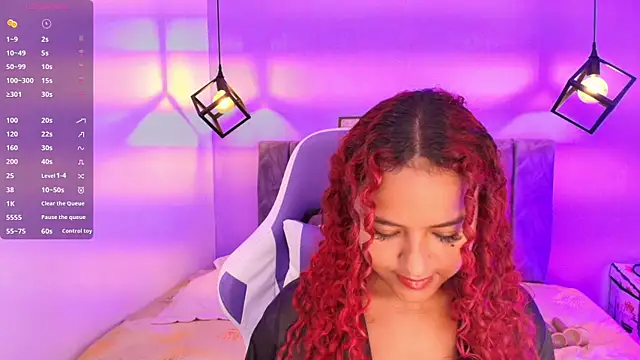 Snapshot of Sophiee_Velvet chatting on September 2025 12:50:02 PM Sophiee Velvet online show from September 2025 12:50:02 PM