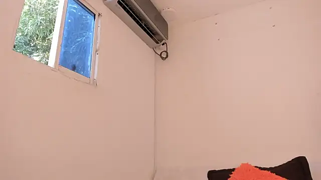 Snapshot of meganrossee69 chatting on February 2025 04:28:01 PM meganrossee69 online show from February 2025 04:28:01 PM