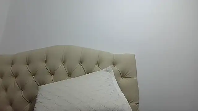 Himoreno25 online show from November 2025 03:06:01 AM