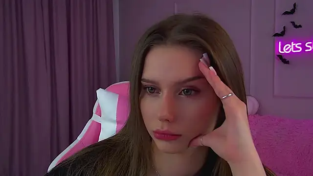 Snapshot of DianaVert chatting on November 2025 07:49:02 PM DianaVert online show from November 2025 07:49:02 PM