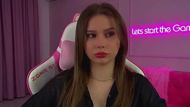 Snapshot of DianaVert chatting on November 2025 12:39:02 PM DianaVert online show from November 2025 12:39:02 PM