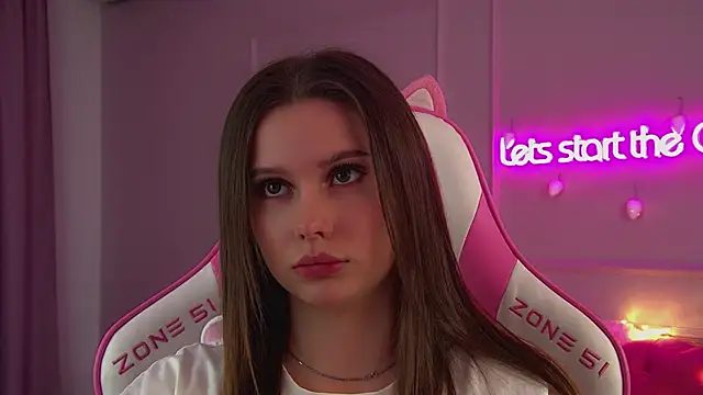 Snapshot of DianaVert chatting on December 2025 12:37:02 AM DianaVert online show from December 2025 12:37:02 AM