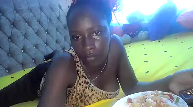 Snapshot of queen-goddess chatting on December 2024 11:45:01 AM queen-goddess online show from December 2024 11:45:01 AM