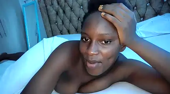 Snapshot of queen-goddess chatting on December 2024 01:09:01 PM queen-goddess online show from December 2024 01:09:01 PM