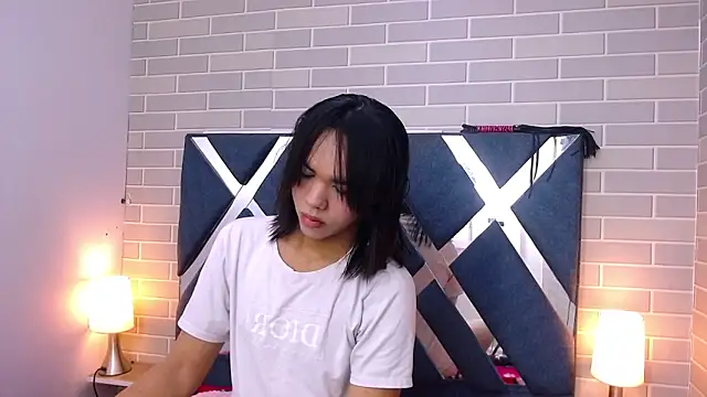 Snapshot of AndreaGil_ chatting on January 2025 12:58:01 PM AndreaGil online show from January 2025 12:58:01 PM