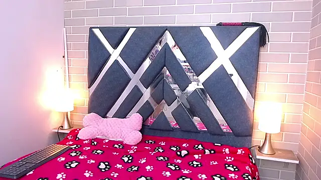 Snapshot of AndreaGil_ chatting on January 2025 12:31:02 PM AndreaGil online show from January 2025 12:31:02 PM