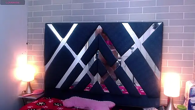 Snapshot of AndreaGil_ chatting on January 2025 03:09:01 PM AndreaGil online show from January 2025 03:09:01 PM