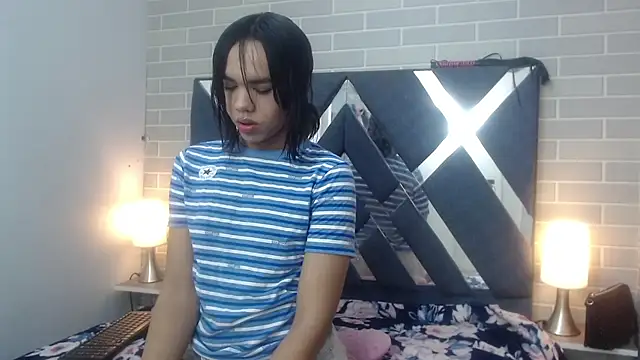 Snapshot of AndreaGil_ chatting on February 2025 12:16:01 PM AndreaGil online show from February 2025 12:16:01 PM