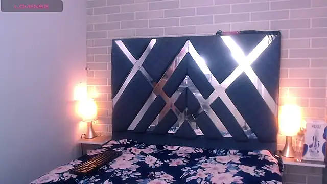 Snapshot of AndreaGil_ chatting on March 2025 07:32:02 PM AndreaGil online show from March 2025 07:32:02 PM