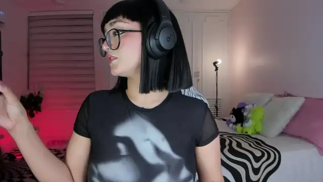 Snapshot of SweetJennaa chatting on March 2025 04:21:02 AM SweetJennaa online show from March 2025 04:21:02 AM