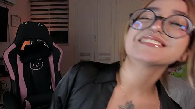 Snapshot of SweetJennaa chatting on September 2025 02:34:02 AM SweetJennaa online show from September 2025 02:34:02 AM