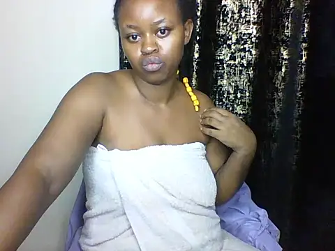 Snapshot of Candii_wet_ chatting on March 2025 03:43:02 AM Candii wet  online show from March 2025 03:43:02 AM