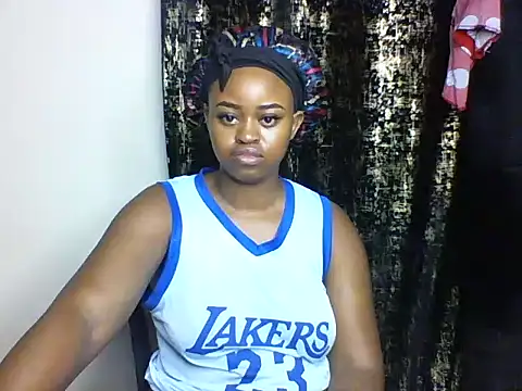 Snapshot of Candii_wet_ chatting on March 2025 02:43:01 AM Candii wet  online show from March 2025 02:43:01 AM