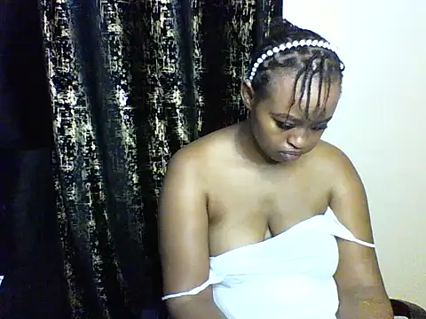 Snapshot of Candii_wet_ chatting on September 2025 11:39:02 PM Candii wet  online show from September 2025 11:39:02 PM