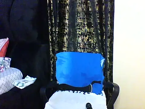 Snapshot of Candii_wet_ chatting on September 2025 11:17:02 PM Candii wet  online show from September 2025 11:17:02 PM