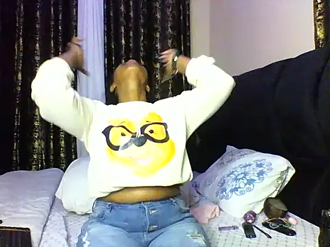 Snapshot of Candii_wet_ chatting on September 2025 08:00:02 PM Candii wet  online show from September 2025 08:00:02 PM