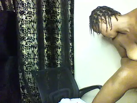 Snapshot of Candii_wet_ chatting on October 2025 07:33:01 PM Candii wet  online show from October 2025 07:33:01 PM