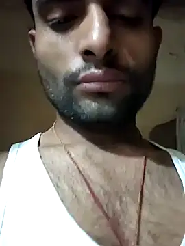 PRIYANHUxh online show from April 2026 07:47:02 PM