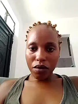 Snapshot of Candykitten chatting on February 2025 07:56:02 AM Candykitten online show from February 2025 07:56:02 AM