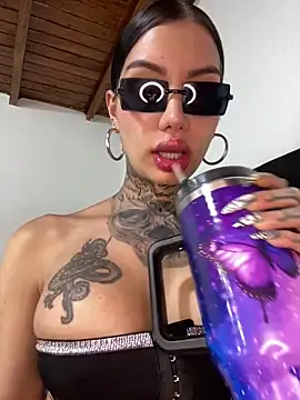 Zaratattoox online show from March 2026 10:46:01 PM