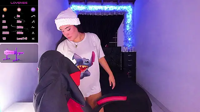 Snapshot of Mariana_Hasper_ chatting on December 2024 02:02:02 AM Mariana Hasper  online show from December 2024 02:02:02 AM