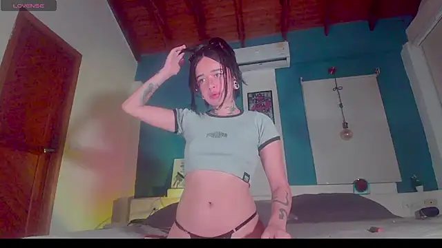 ariana-white- online show from October 2025 07:43:01 AM