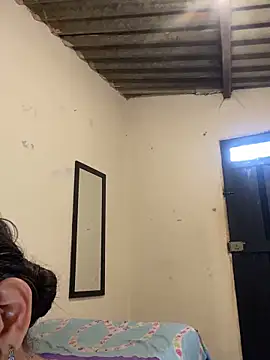 AlexaWarner online show from December 2025 05:42:02 PM