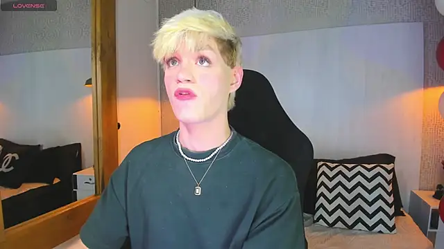 VladHellsing4 online show from February 2026 04:27:02 PM