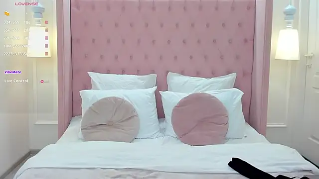 Snapshot of MilaVoxx chatting on December 2024 06:11:02 AM MilaVoxx online show from December 2024 06:11:02 AM