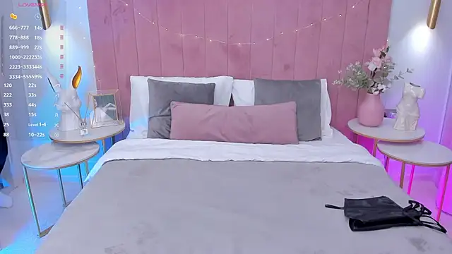 Snapshot of MilaVoxx chatting on March 2025 05:43:02 AM MilaVoxx online show from March 2025 05:43:02 AM