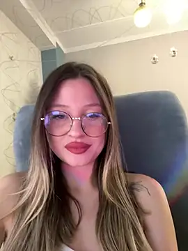 Snapshot of Kimsweet7 chatting on December 2024 07:03:02 PM Kimsweet7 online show from December 2024 07:03:02 PM