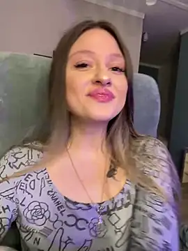 Snapshot of Kimsweet7 chatting on January 2025 06:03:01 PM Kimsweet7 online show from January 2025 06:03:01 PM