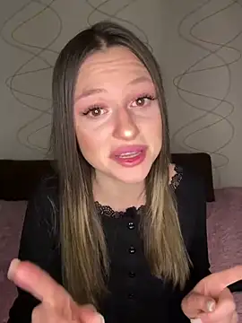 Snapshot of Kimsweet7 chatting on February 2025 04:07:01 PM Kimsweet7 online show from February 2025 04:07:01 PM