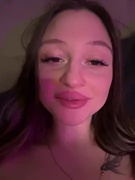 Snapshot of Kimsweet7 chatting on February 2025 08:22:01 PM Kimsweet7 online show from February 2025 08:22:01 PM