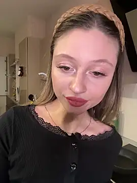 Snapshot of Kimsweet7 chatting on February 2025 06:04:02 PM Kimsweet7 online show from February 2025 06:04:02 PM