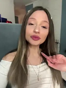 Snapshot of Kimsweet7 chatting on February 2025 05:35:01 PM Kimsweet7 online show from February 2025 05:35:01 PM