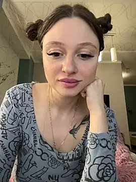 Snapshot of Kimsweet7 chatting on March 2025 08:10:02 PM Kimsweet7 online show from March 2025 08:10:02 PM