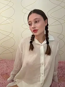 Snapshot of Kimsweet7 chatting on November 2025 05:57:02 PM Kimsweet7 online show from November 2025 05:57:02 PM