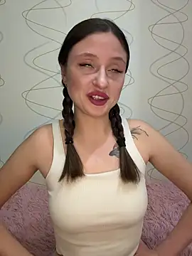 Snapshot of Kimsweet7 chatting on November 2025 06:19:02 PM Kimsweet7 online show from November 2025 06:19:02 PM