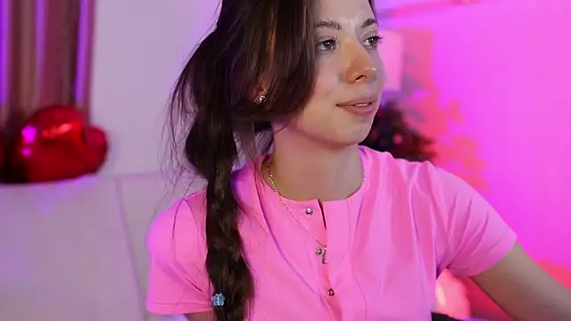 Snapshot of Goldy_Grace_ chatting on February 2025 02:50:02 PM Goldy Grace online show from February 2025 02:50:02 PM