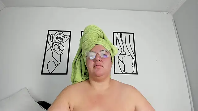 RubyPirsso18 online show from December 2025 08:25:01 PM