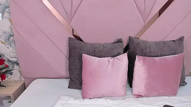 kaylin jann online show from December 2025 05:30:01 PM