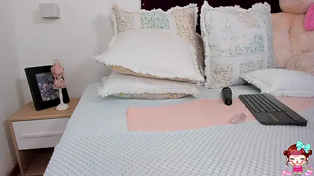 Snapshot of khloe_cutee chatting on December 2024 01:37:01 AM khloe cutee online show from December 2024 01:37:01 AM