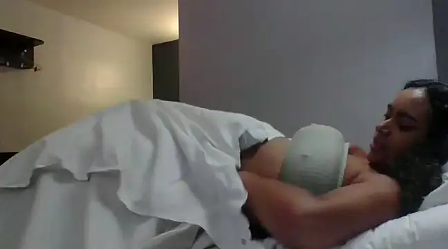 Snapshot of cinnaminnie chatting on January 2025 05:31:01 PM cinnaminnie online show from January 2025 05:31:01 PM