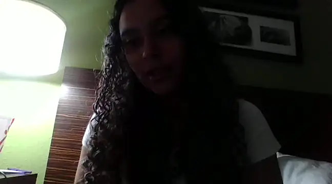 Snapshot of cinnaminnie chatting on January 2025 03:39:02 AM cinnaminnie online show from January 2025 03:39:02 AM