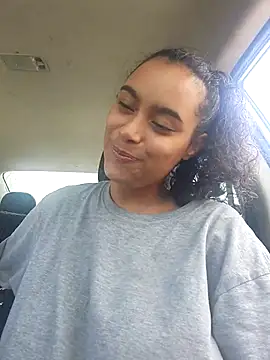 Snapshot of cinnaminnie chatting on March 2025 05:28:02 PM cinnaminnie online show from March 2025 05:28:02 PM