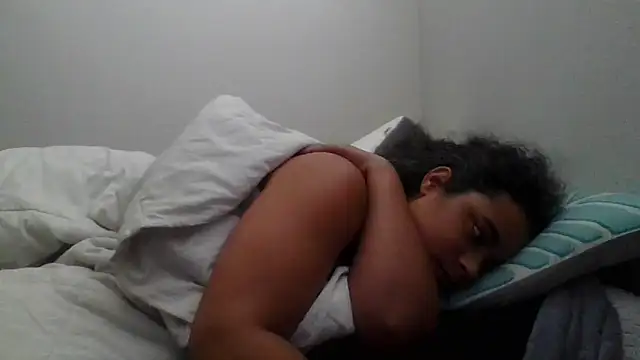 Snapshot of cinnaminnie chatting on November 2025 06:57:02 PM cinnaminnie online show from November 2025 06:57:02 PM