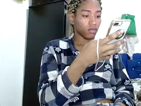 Snapshot of miriam775 chatting on January 2025 03:29:02 PM miriam775 online show from January 2025 03:29:02 PM