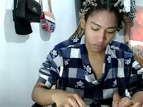 Snapshot of miriam775 chatting on February 2025 04:18:01 PM miriam775 online show from February 2025 04:18:01 PM