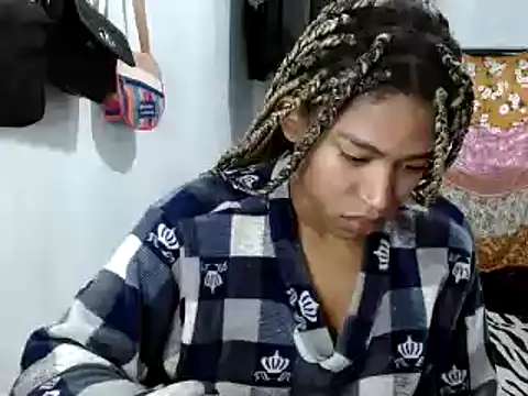 Snapshot of miriam775 chatting on February 2025 12:00:02 PM miriam775 online show from February 2025 12:00:02 PM